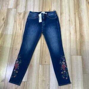 Driftwood Jackie Embroidered Jeans.
New with tags